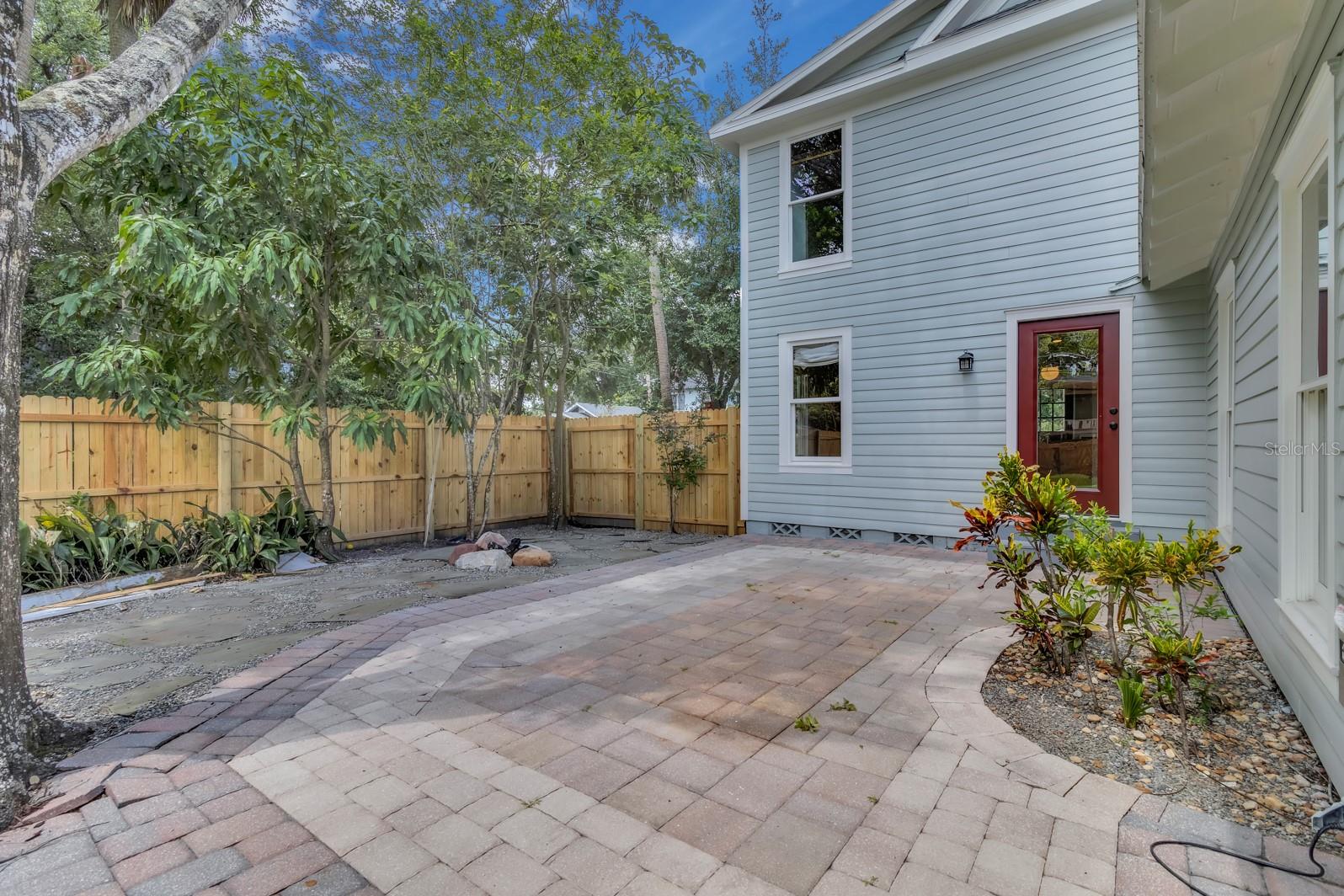 Image 44 of 48 For 1021 Elm Avenue