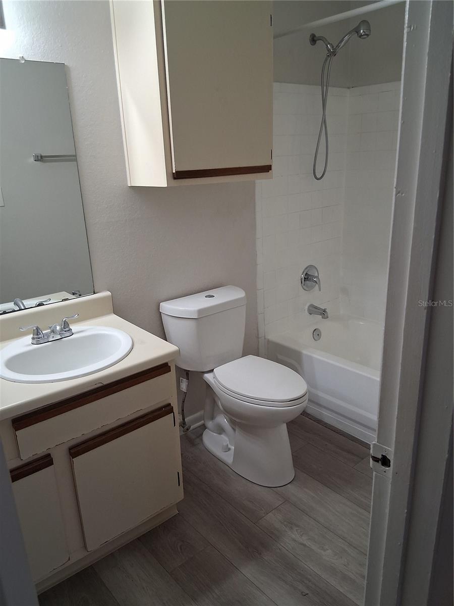 Image 11 of 12 For 5533 Chrishire Way 203