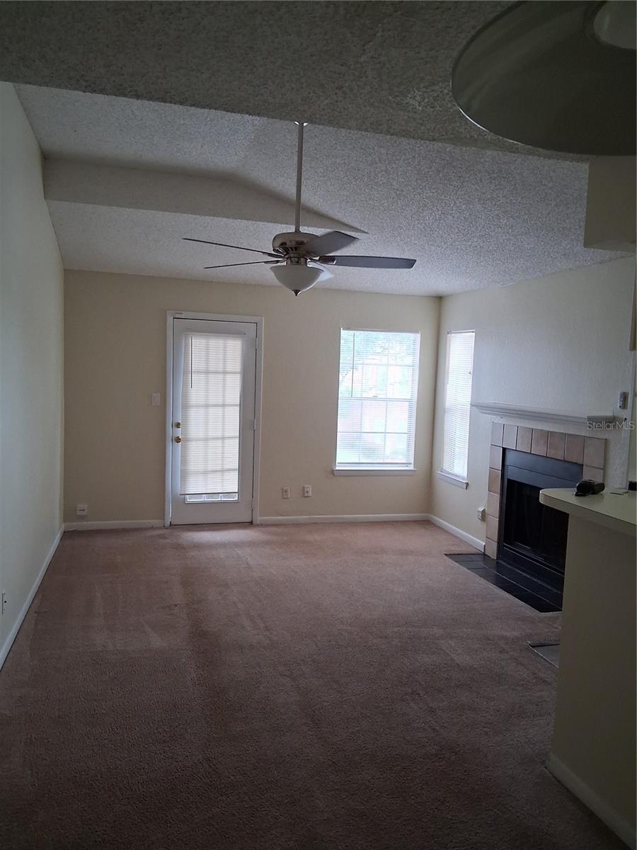 Image 3 of 12 For 5533 Chrishire Way 203