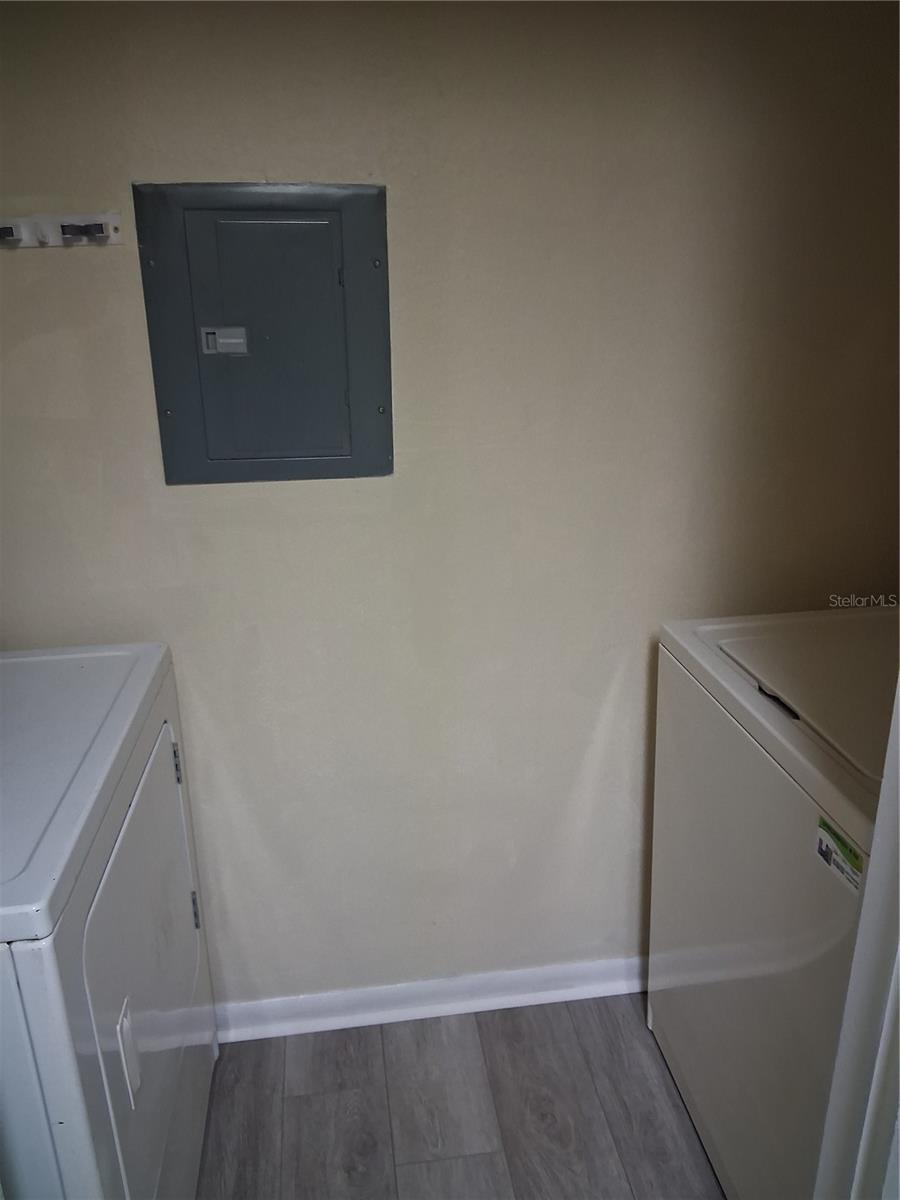 Image 9 of 12 For 5533 Chrishire Way 203