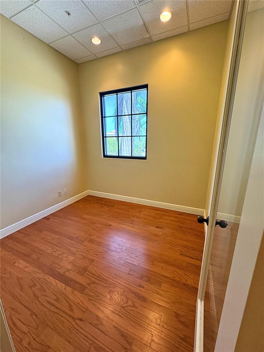 Image 3 of 5 For 2100 Hillmoor Drive 204a