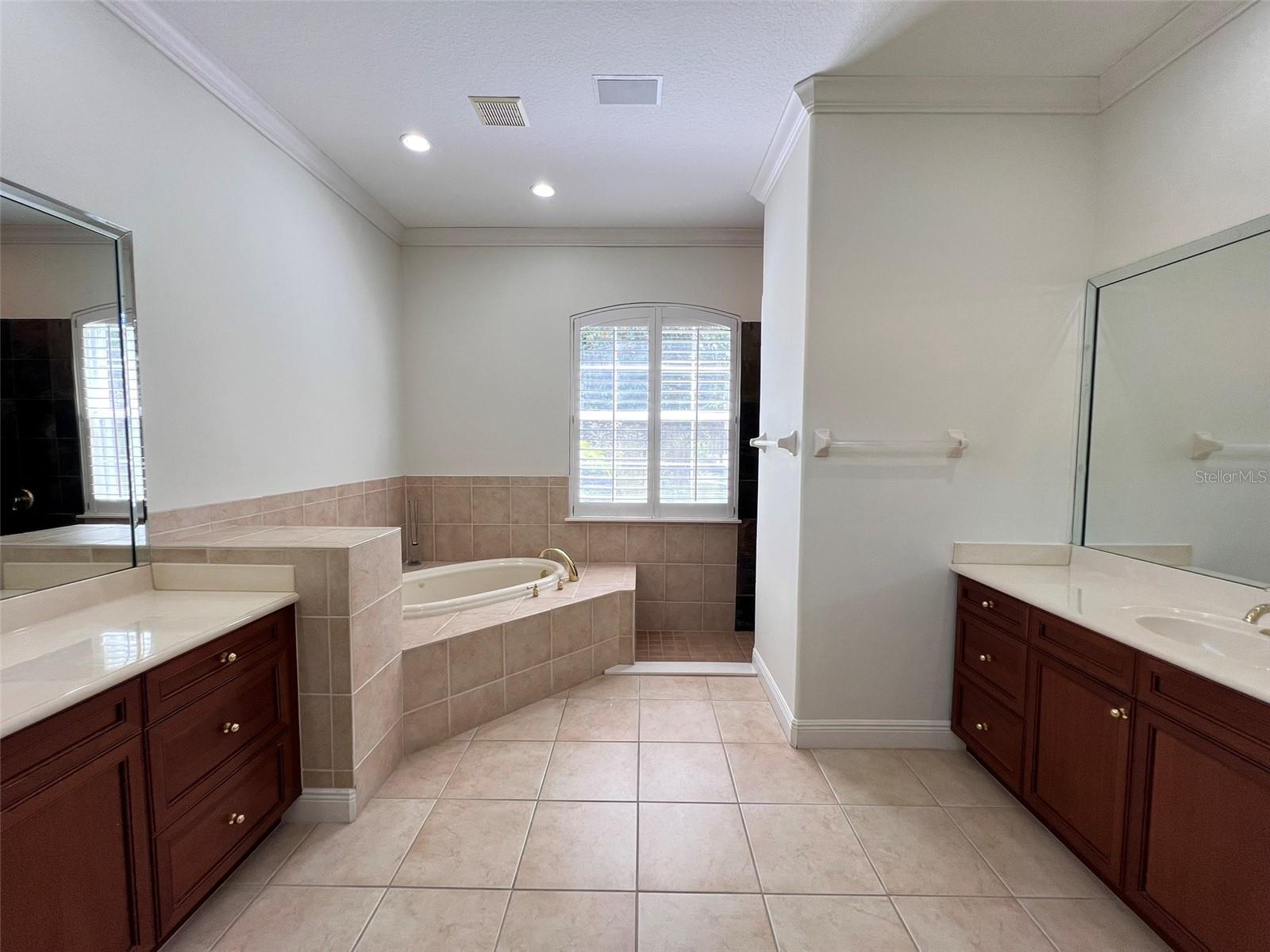 Image 22 of 68 For 8918 Elliotts Court
