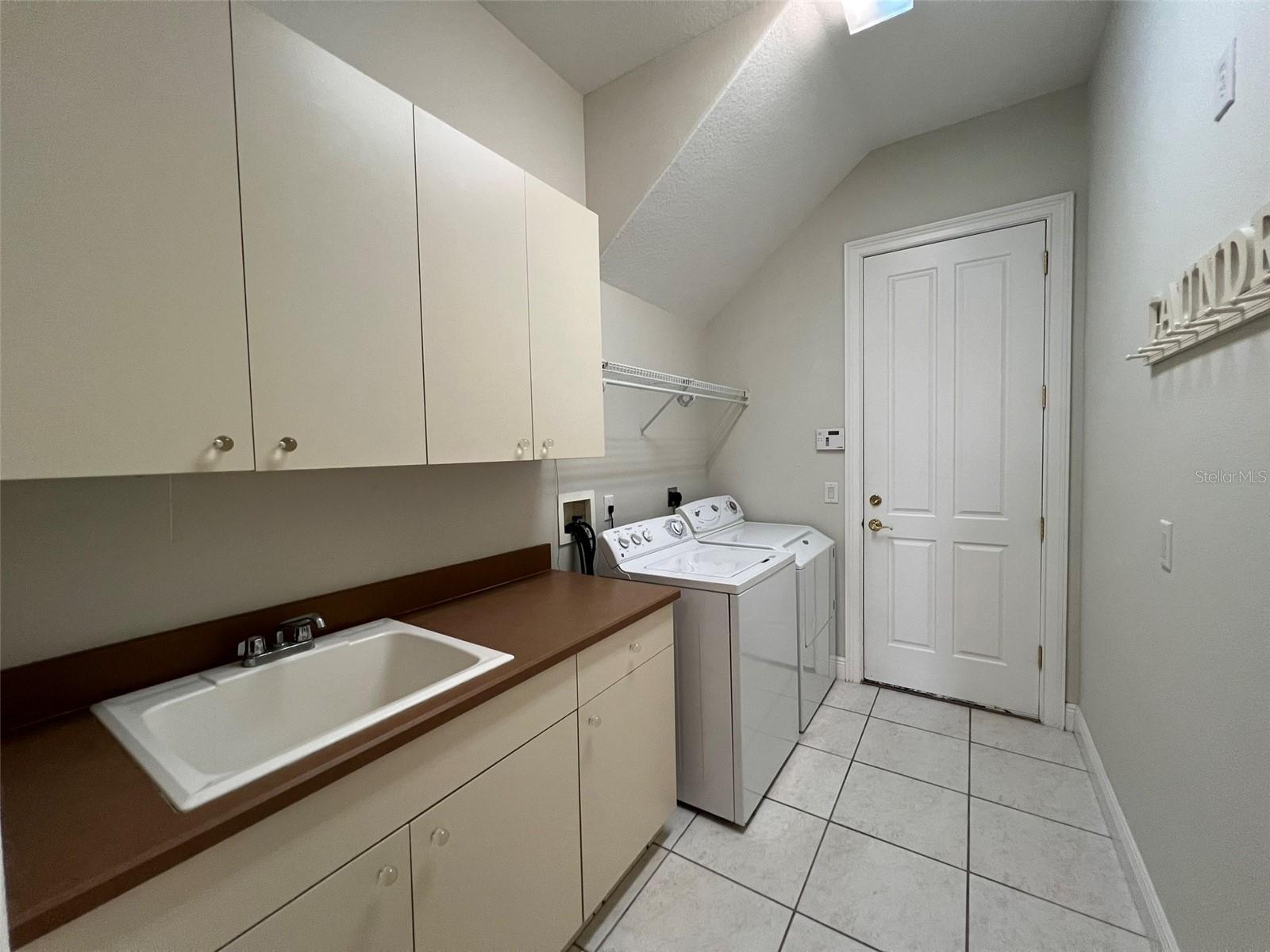 Image 56 of 68 For 8918 Elliotts Court