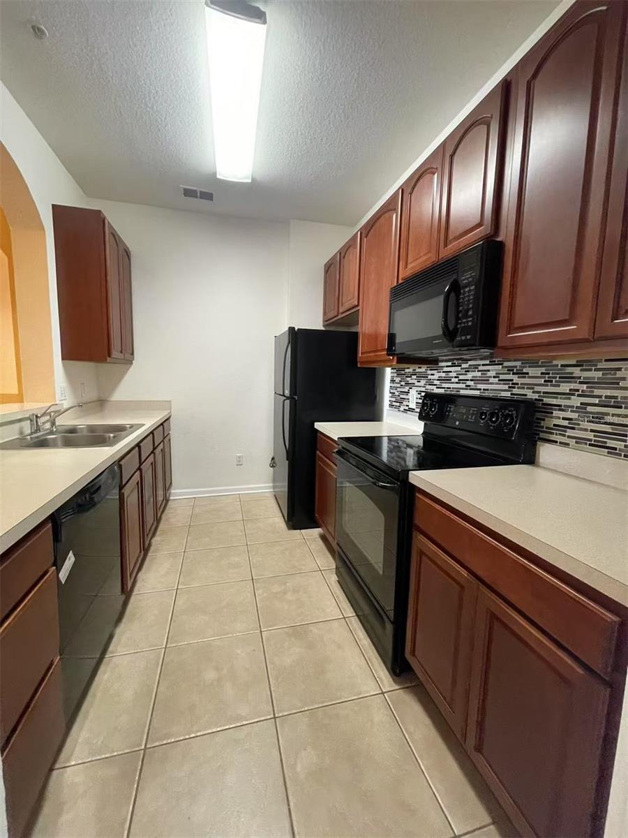Image 7 of 24 For 6434 Cava Alta Drive 401