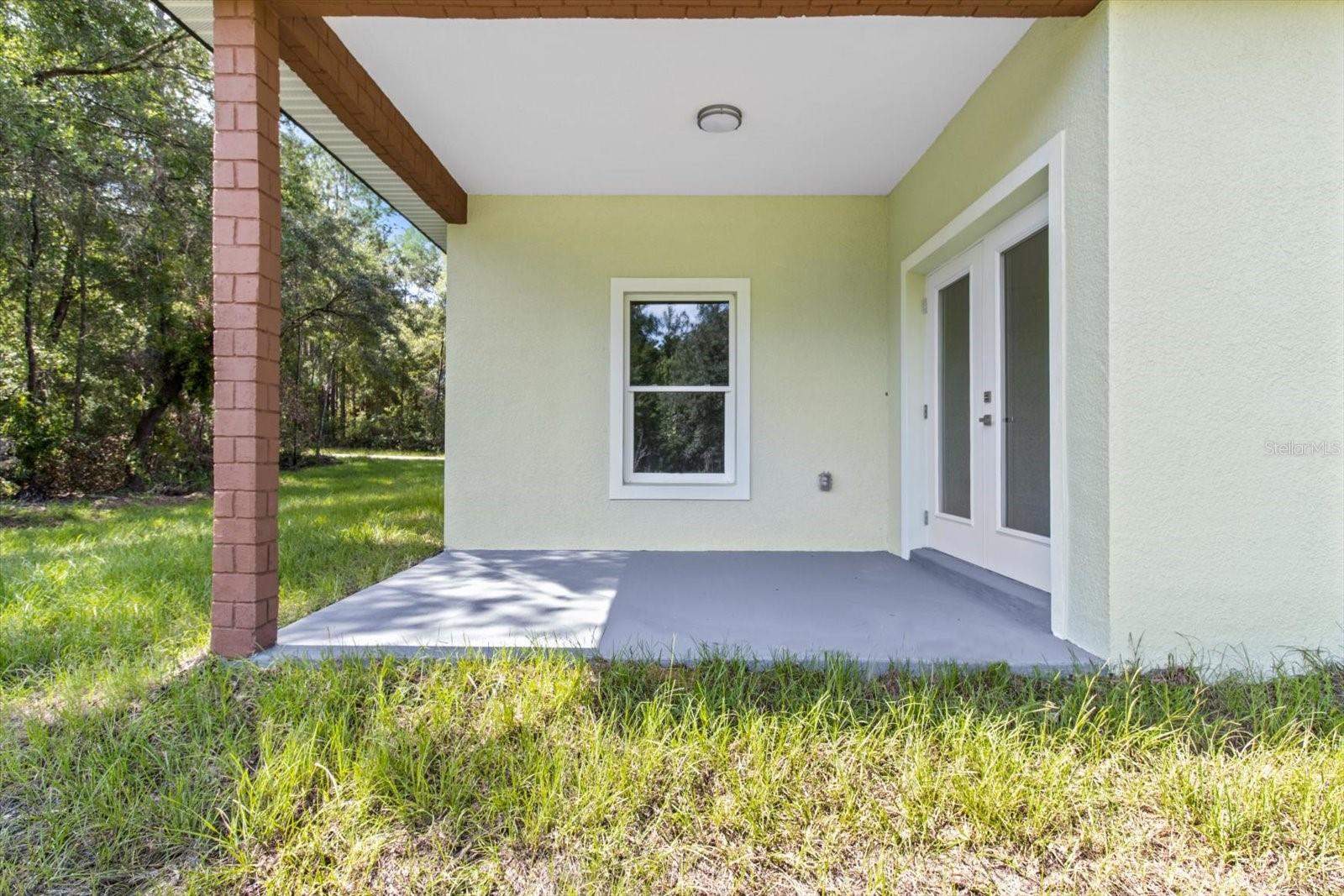 Listing photo id 8 for 2611 Royal Palm Drive