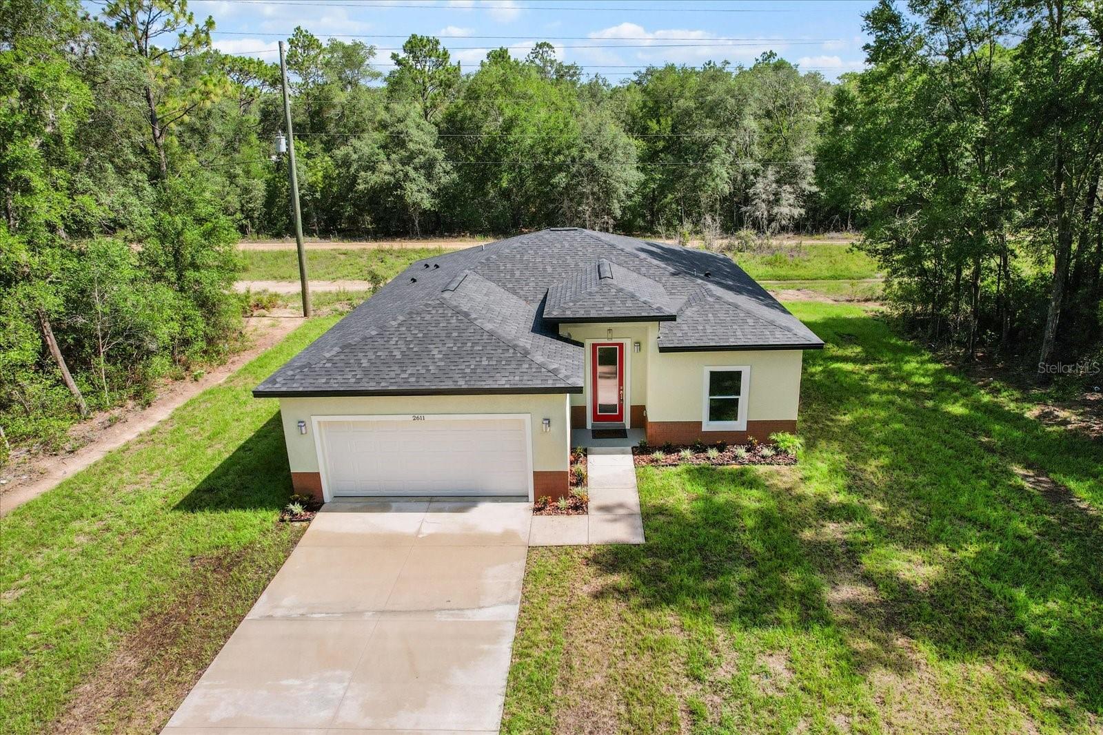 Listing photo id 0 for 2611 Royal Palm Drive