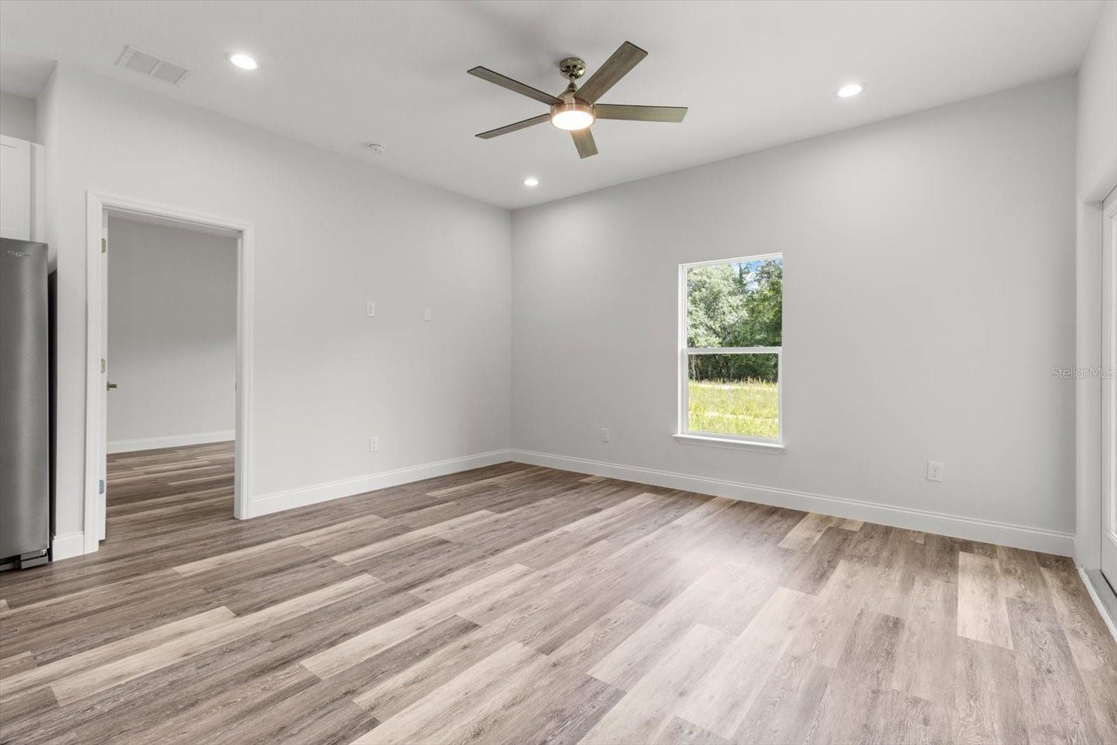 Listing photo id 19 for 2611 Royal Palm Drive