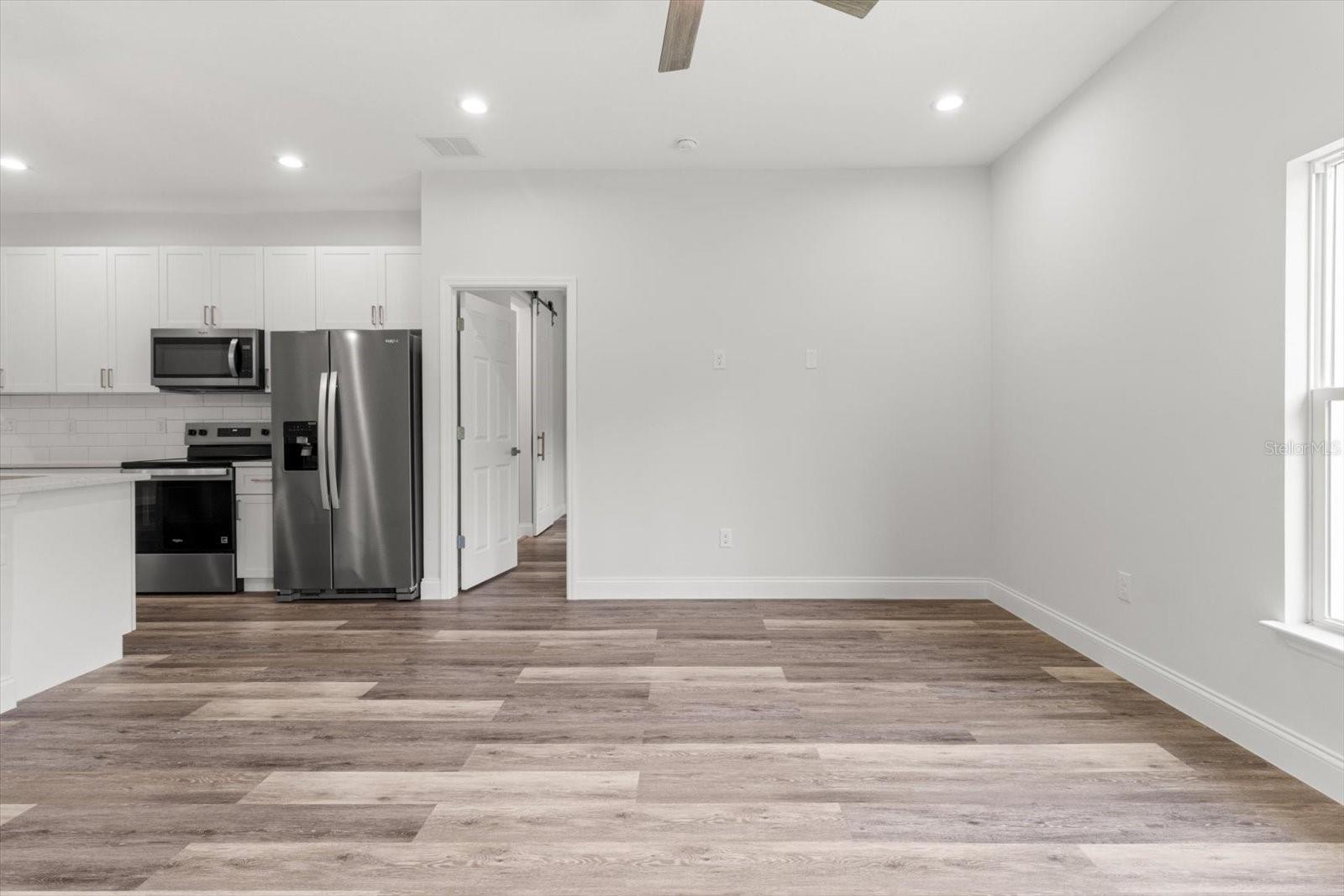 Listing photo id 23 for 2611 Royal Palm Drive