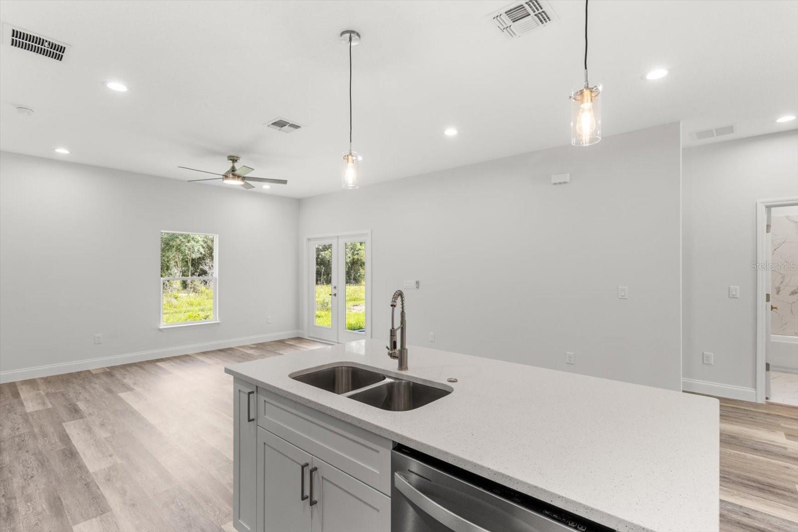 Listing photo id 24 for 2611 Royal Palm Drive
