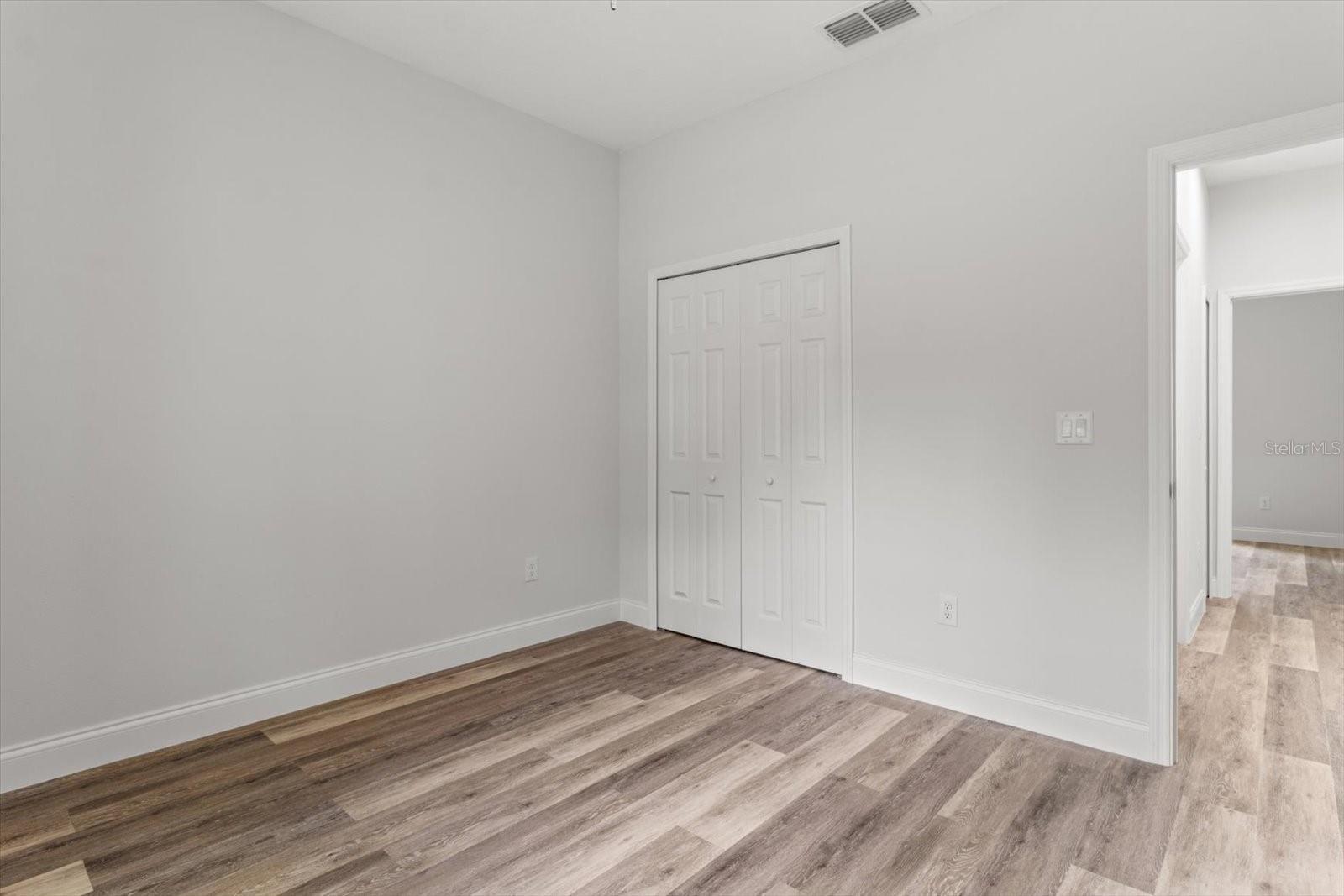 Listing photo id 29 for 2611 Royal Palm Drive
