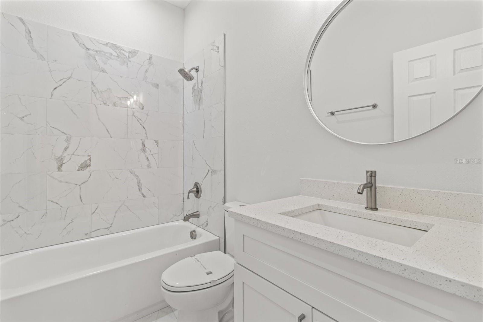 Listing photo id 32 for 2611 Royal Palm Drive