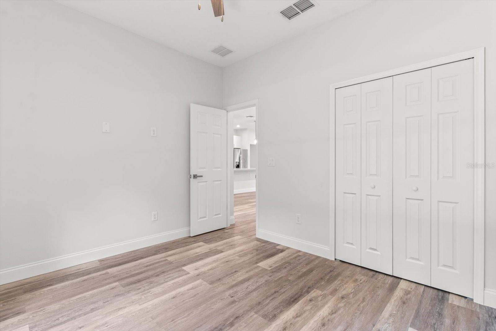 Listing photo id 35 for 2611 Royal Palm Drive
