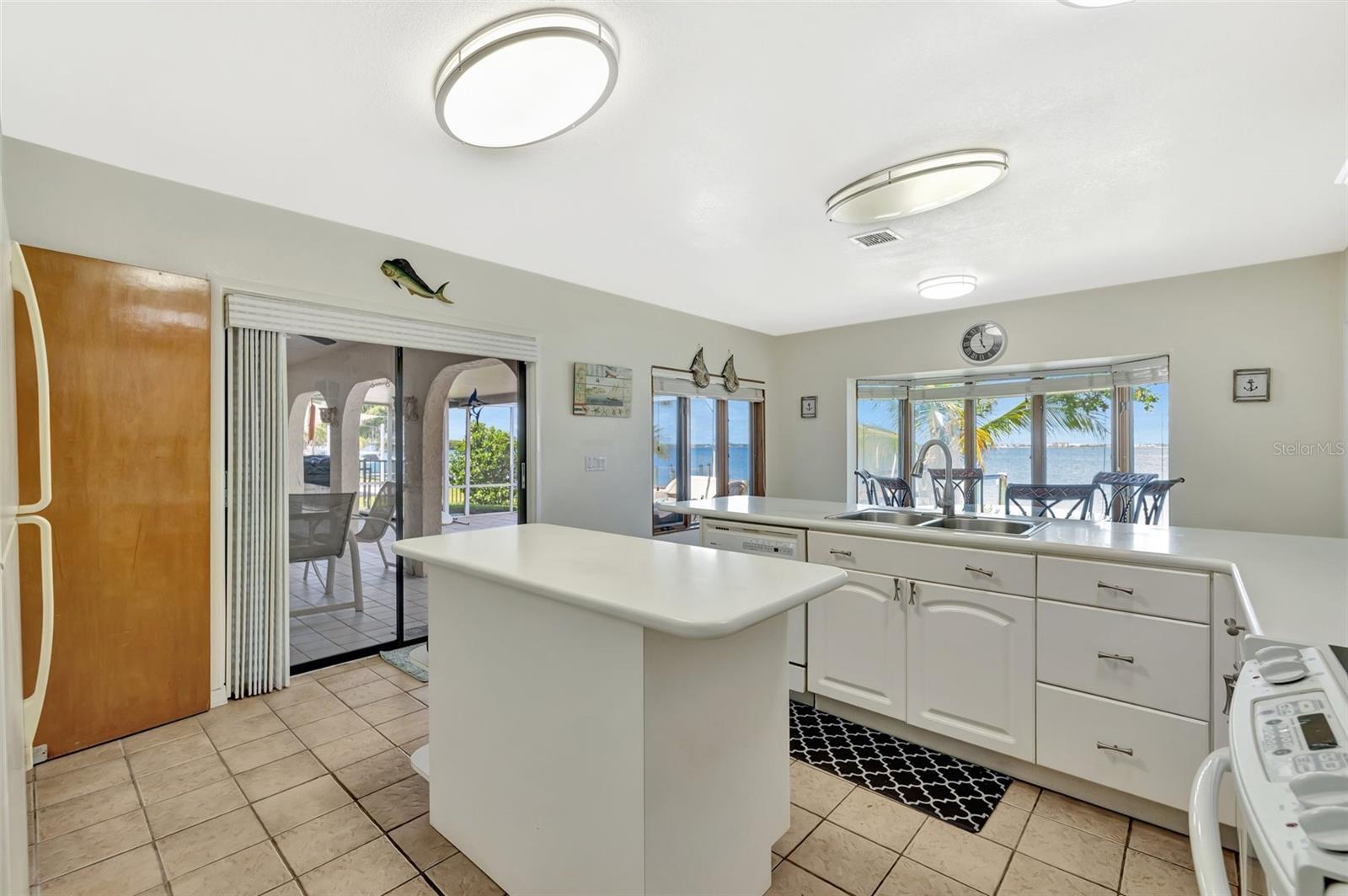 Image 14 of 46 For 1701 Bayshore Drive