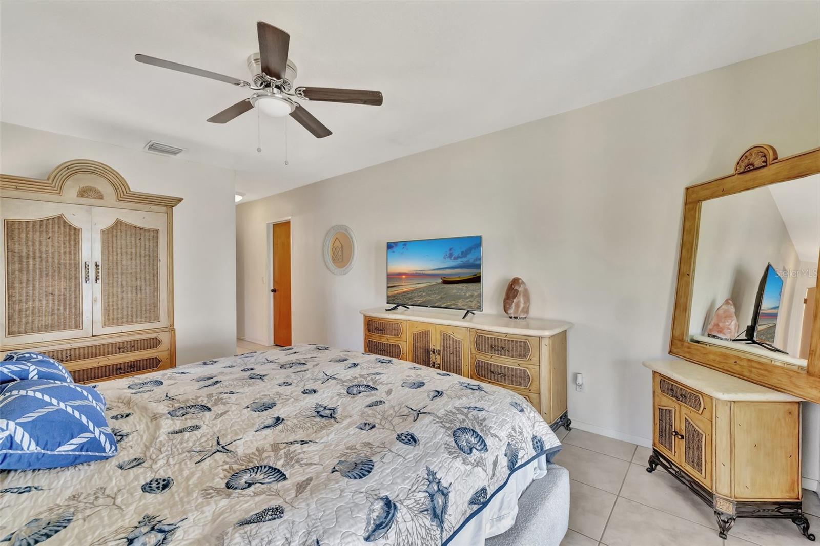Image 22 of 46 For 1701 Bayshore Drive