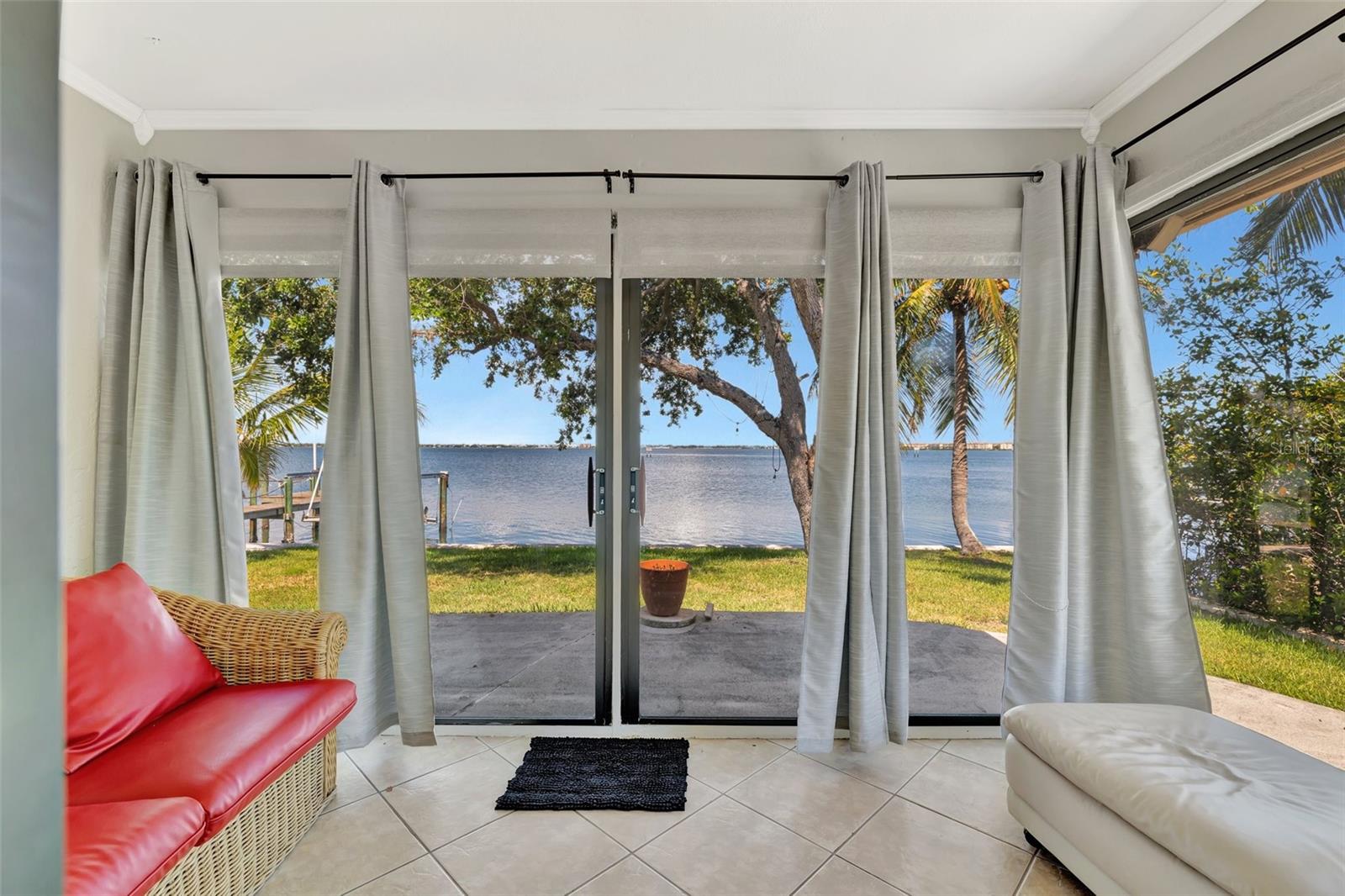 Image 23 of 46 For 1701 Bayshore Drive