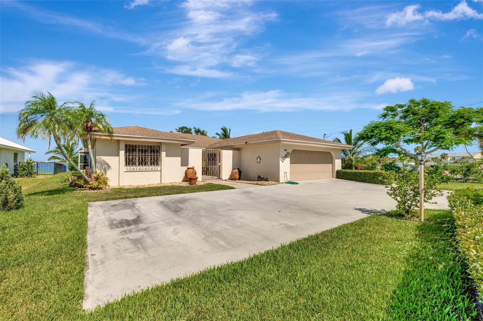 Image 3 of 46 For 1701 Bayshore Drive