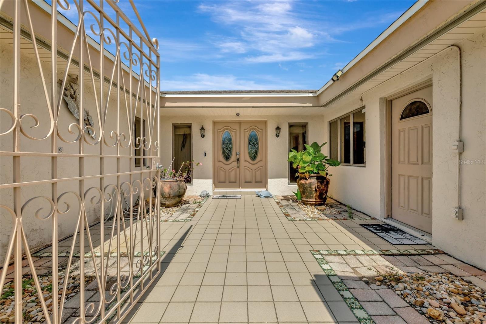 Image 4 of 46 For 1701 Bayshore Drive