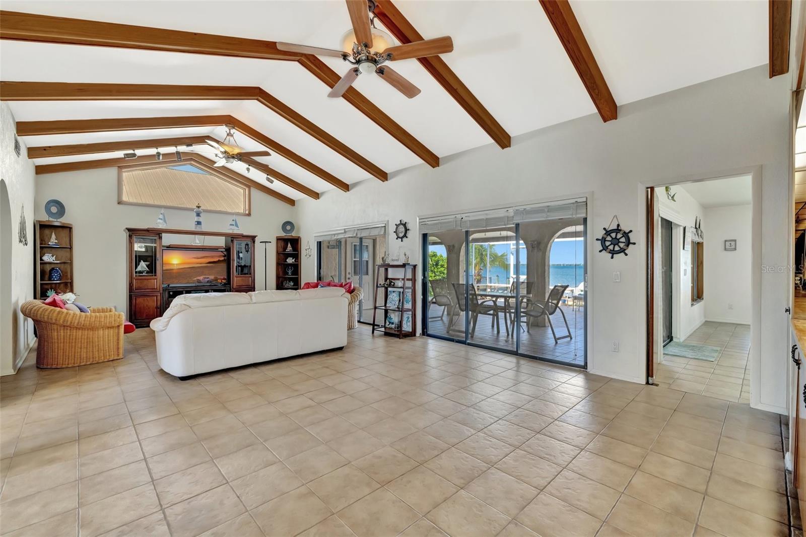 Image 8 of 46 For 1701 Bayshore Drive