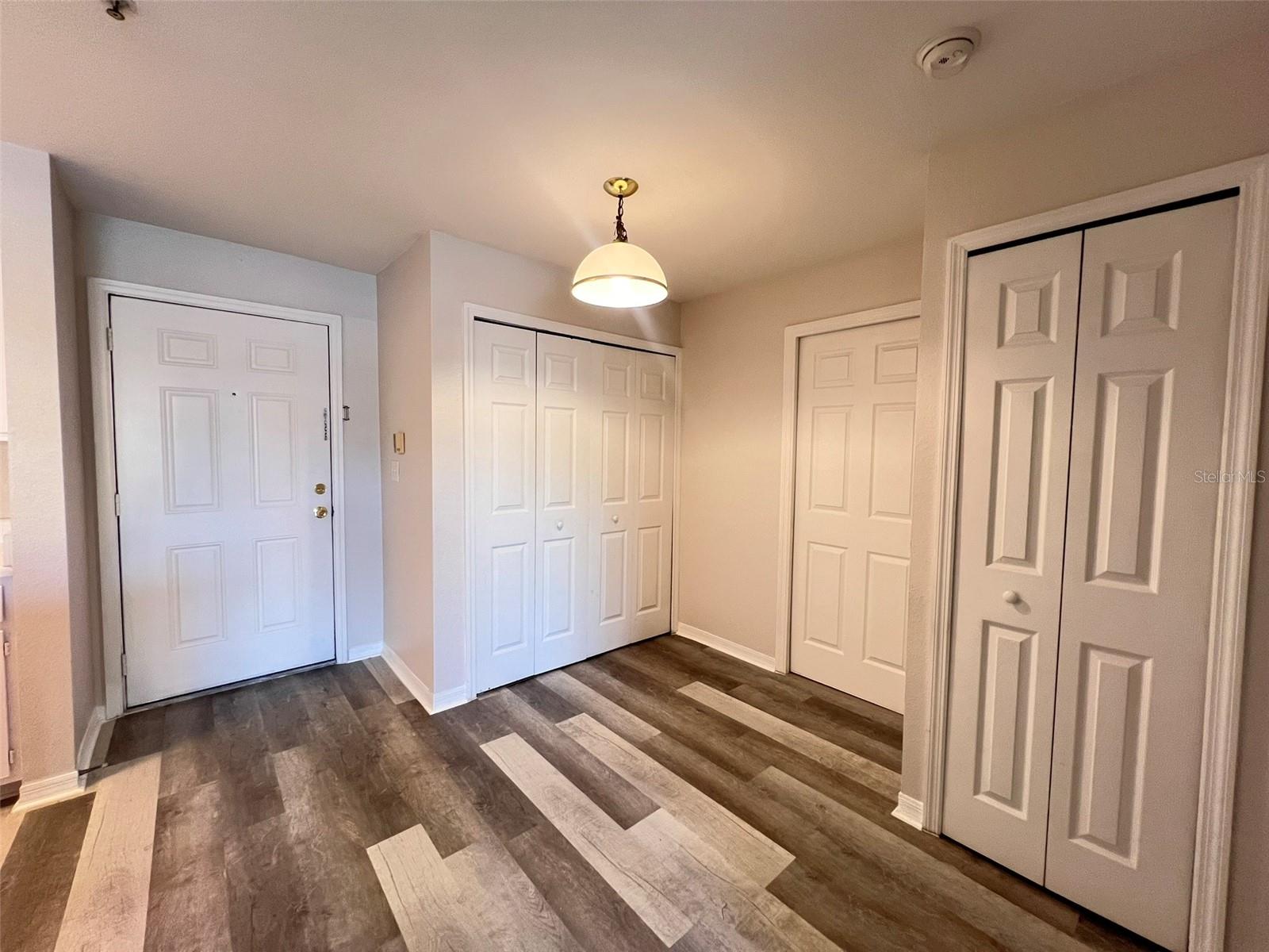 Image 13 of 21 For 5451 Vineland Road 2214