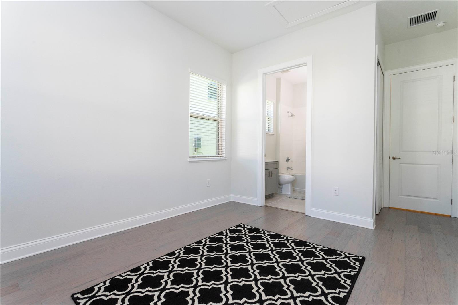 Image 13 of 67 For 10427 Royal Cypress Way