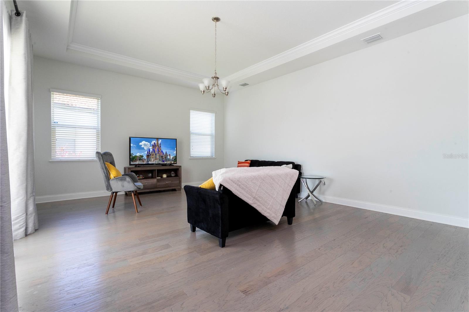 Image 27 of 67 For 10427 Royal Cypress Way