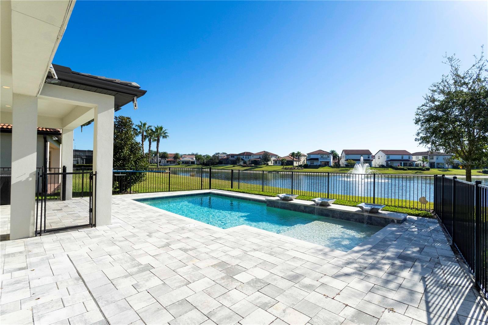 Image 31 of 67 For 10427 Royal Cypress Way