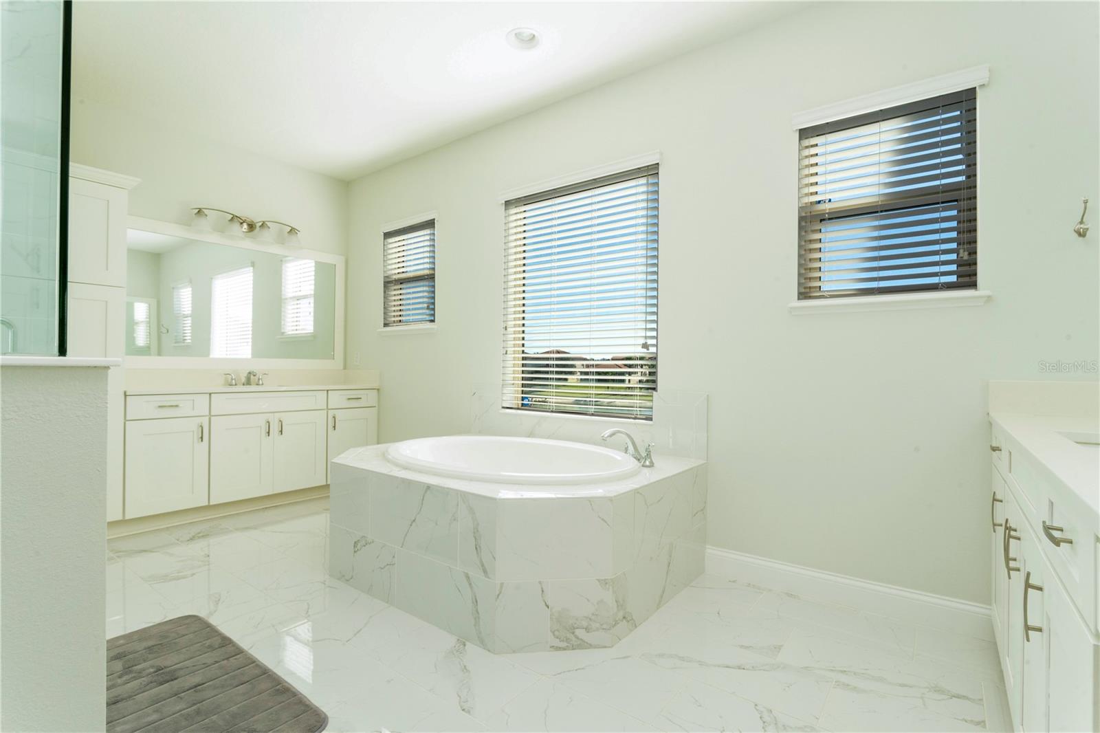 Image 50 of 67 For 10427 Royal Cypress Way