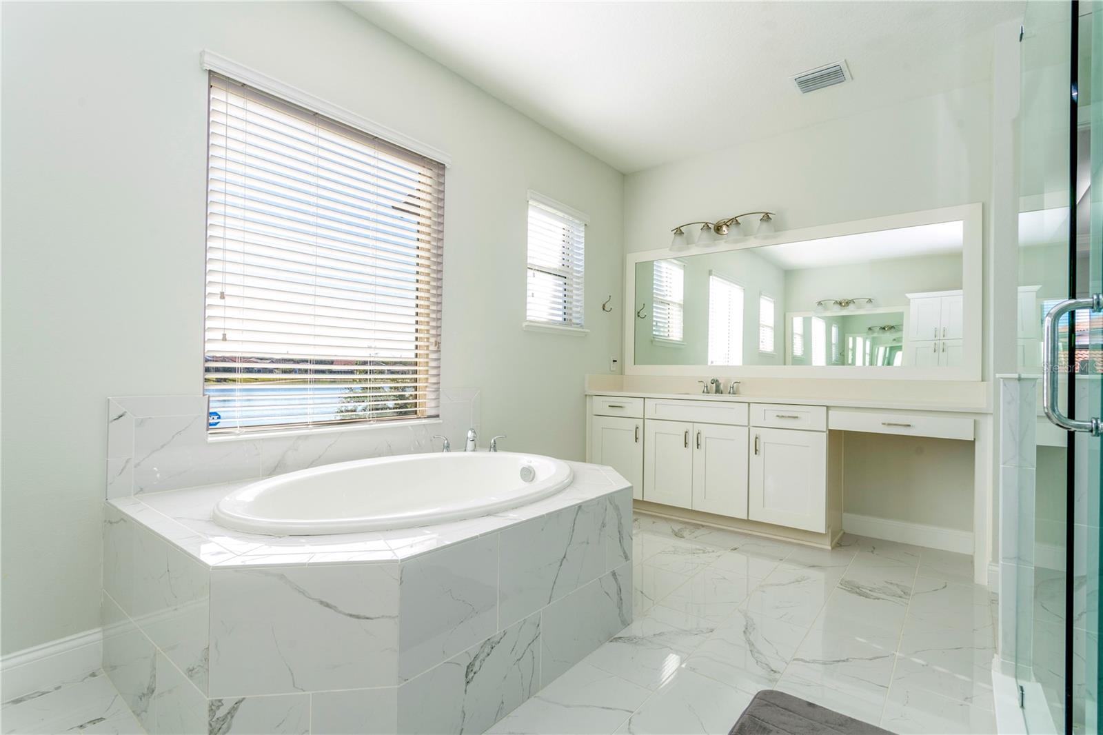 Image 52 of 67 For 10427 Royal Cypress Way