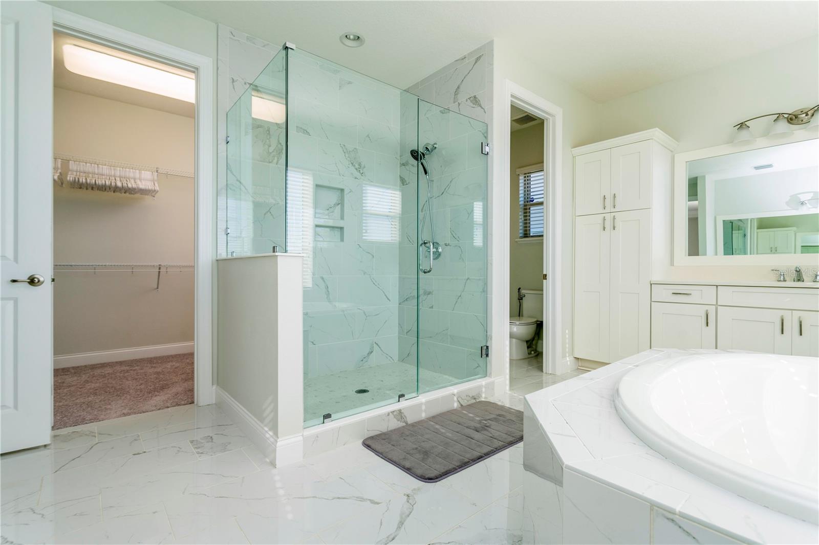 Image 54 of 67 For 10427 Royal Cypress Way