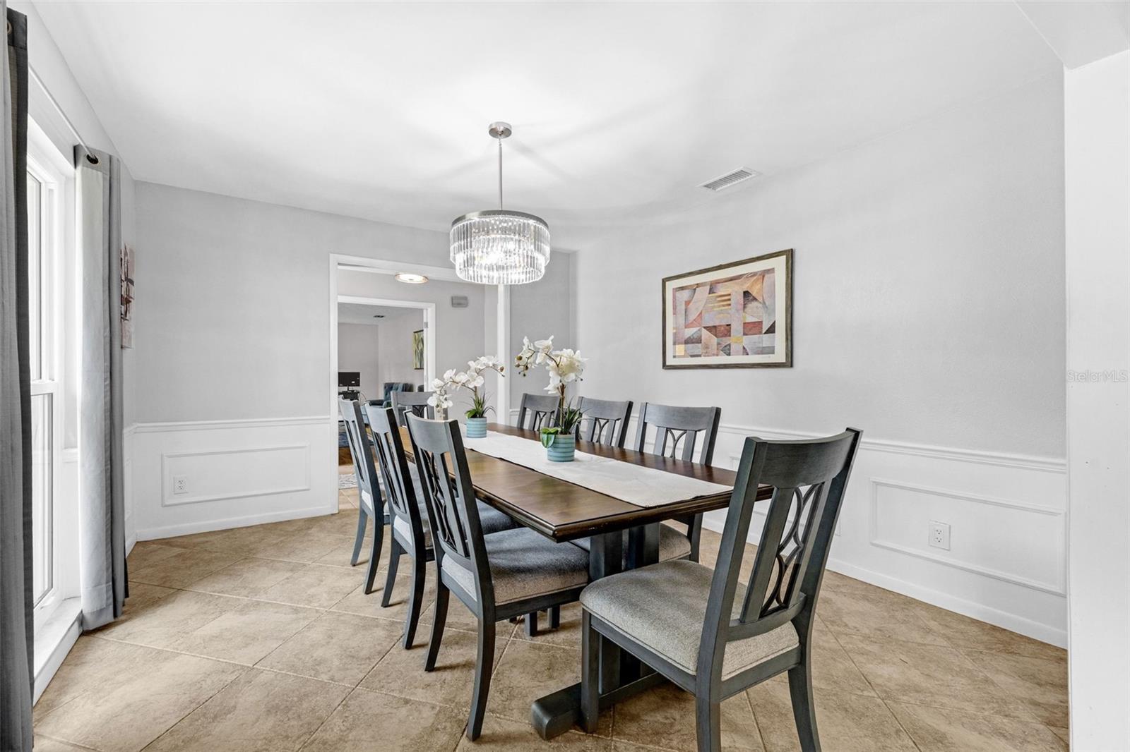 Image 10 of 55 For 223 Royal Oaks Circle