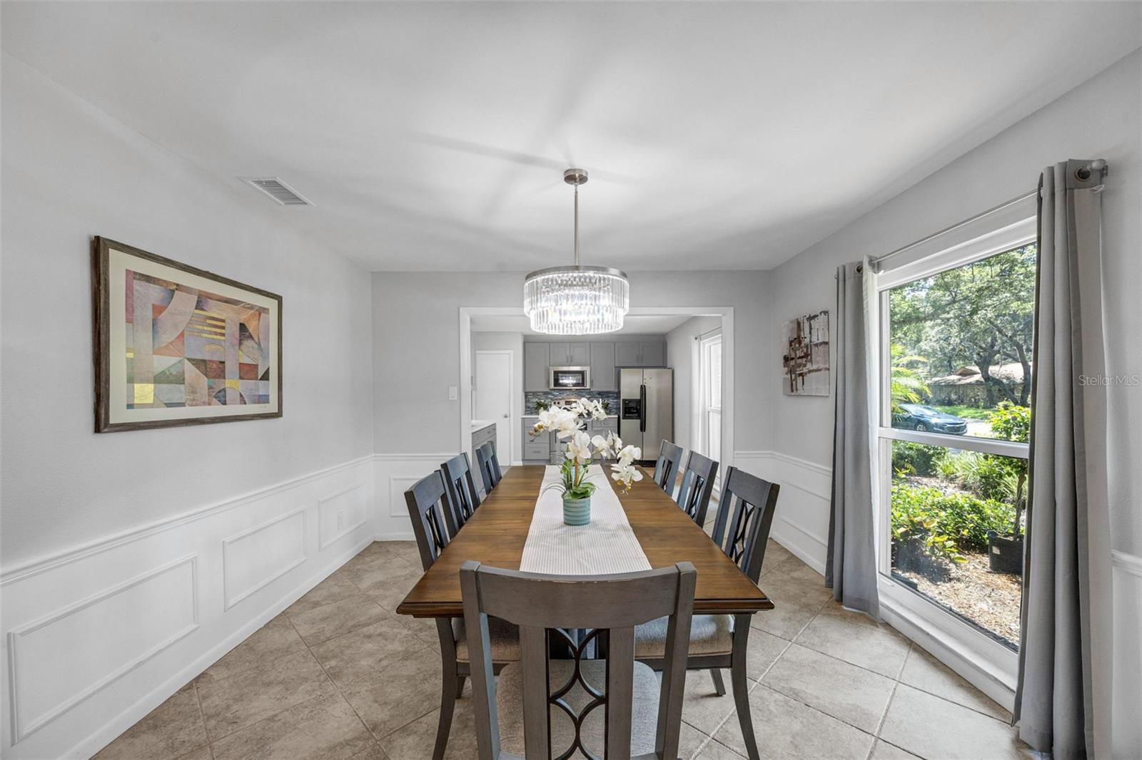 Image 11 of 55 For 223 Royal Oaks Circle