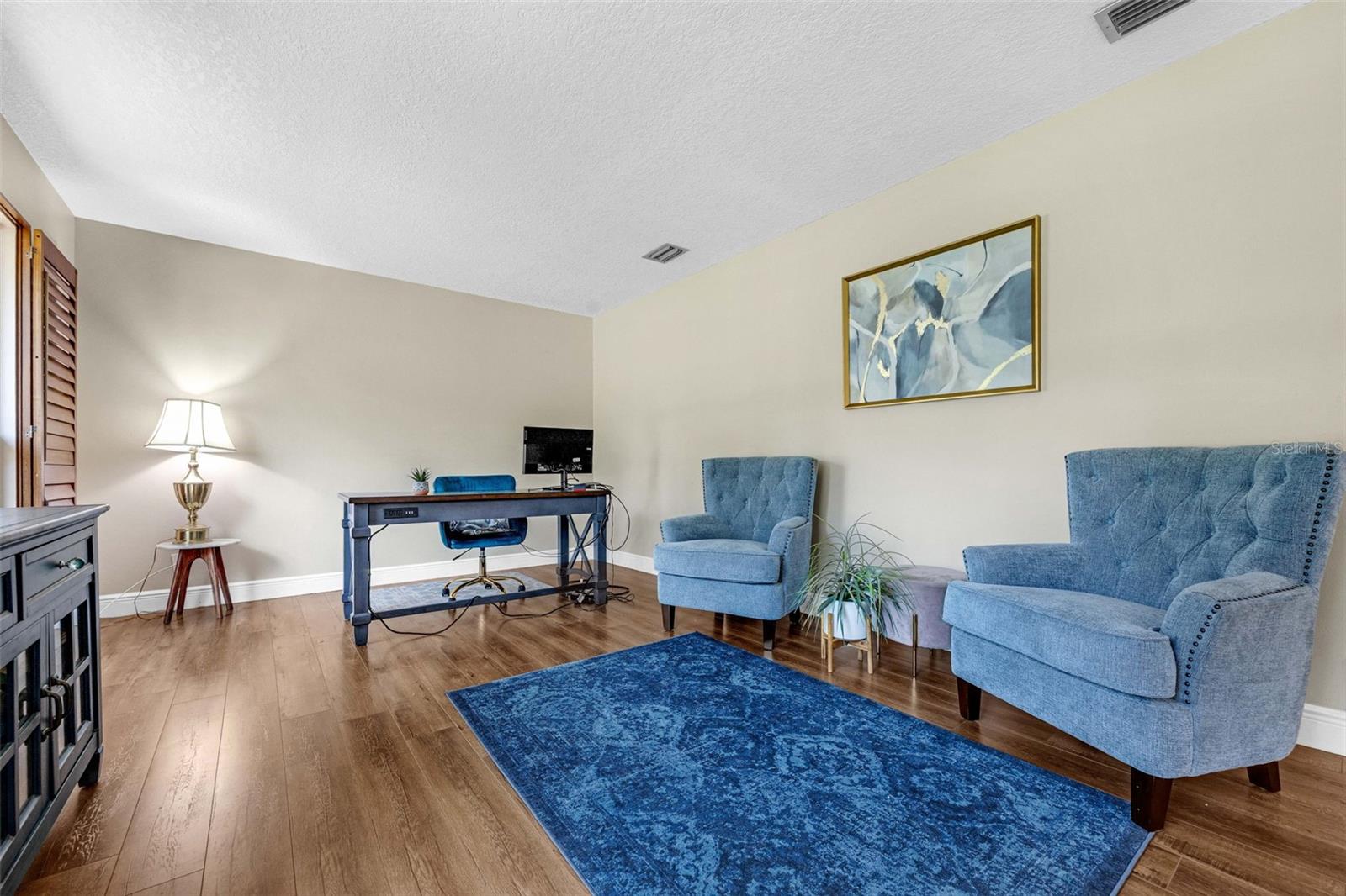 Image 18 of 55 For 223 Royal Oaks Circle