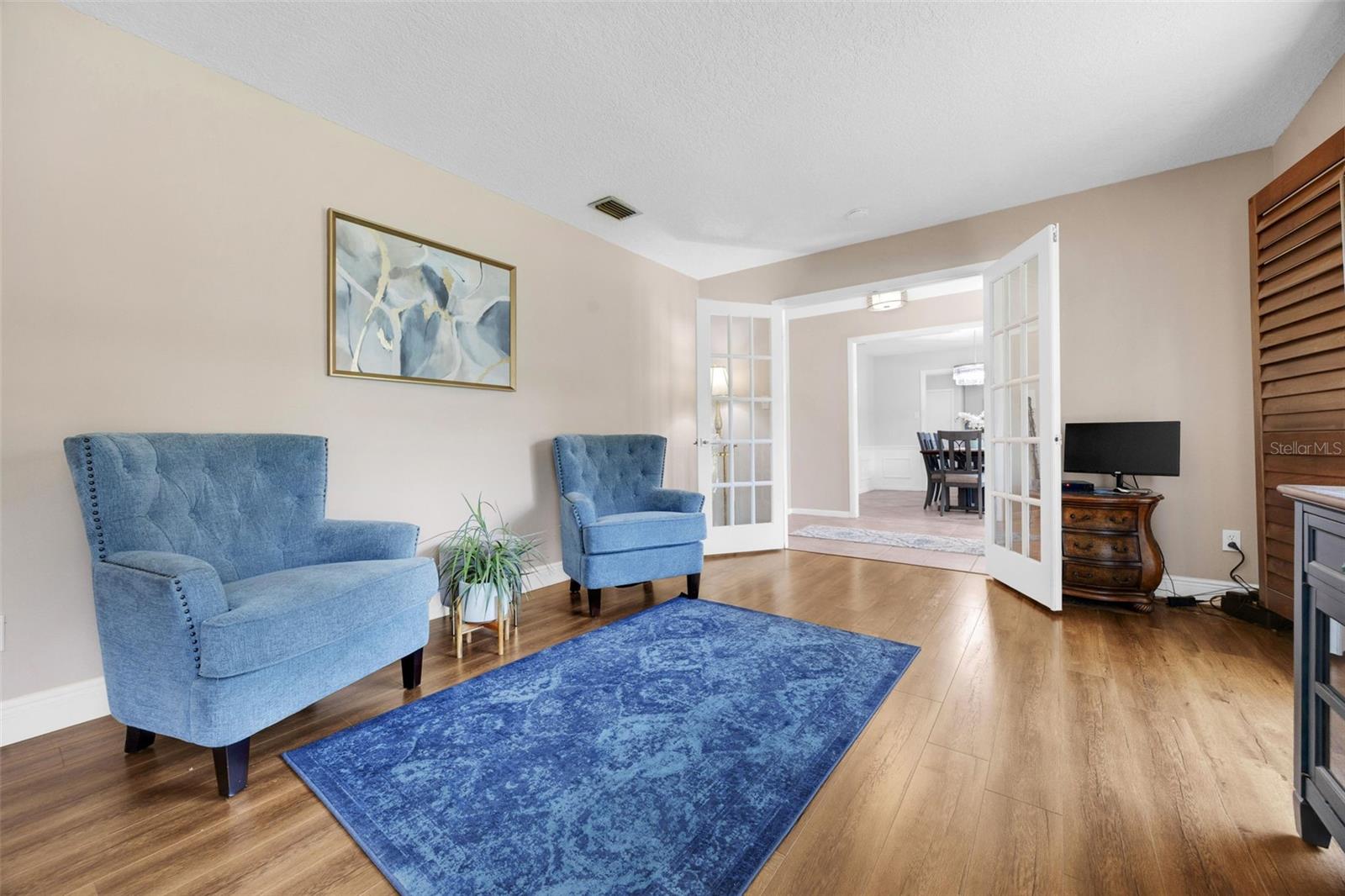 Image 19 of 55 For 223 Royal Oaks Circle