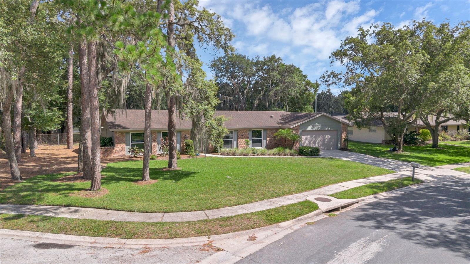 Image 3 of 55 For 223 Royal Oaks Circle