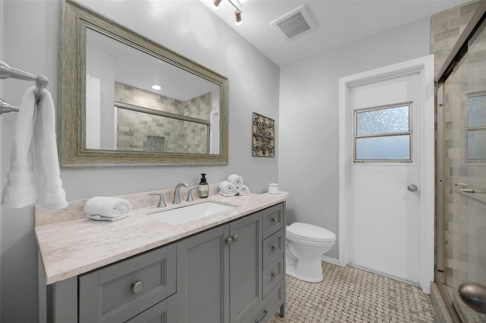 Image 36 of 55 For 223 Royal Oaks Circle