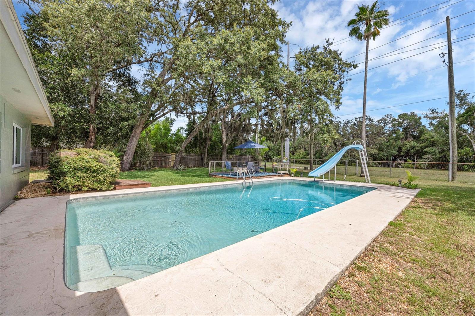 Image 40 of 55 For 223 Royal Oaks Circle