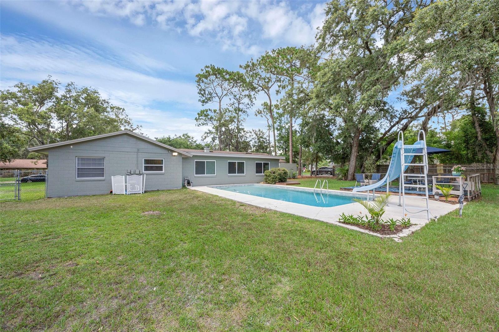 Image 41 of 55 For 223 Royal Oaks Circle