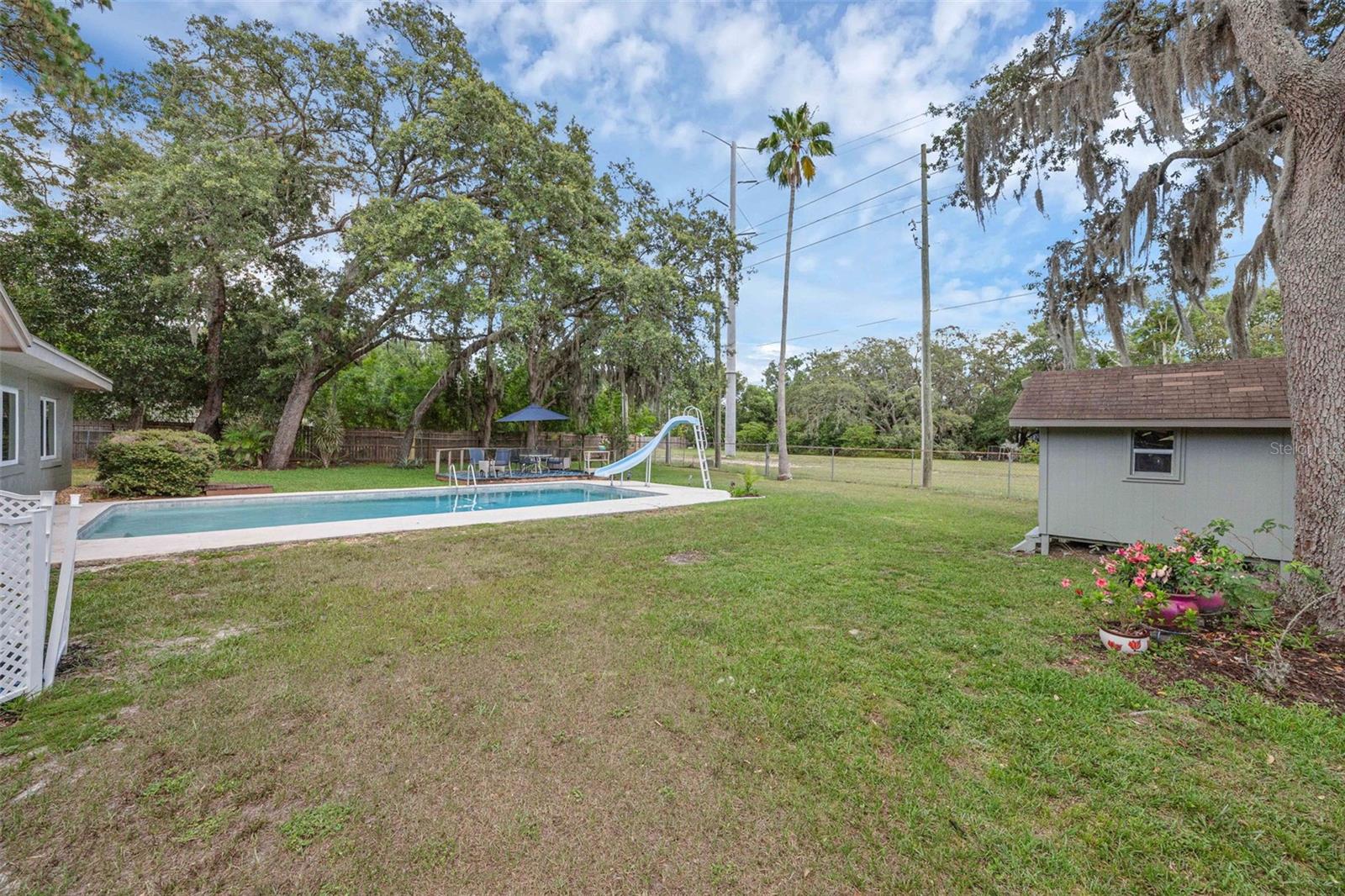 Image 42 of 55 For 223 Royal Oaks Circle
