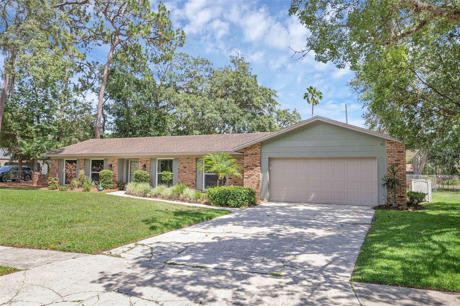 Image 6 of 55 For 223 Royal Oaks Circle