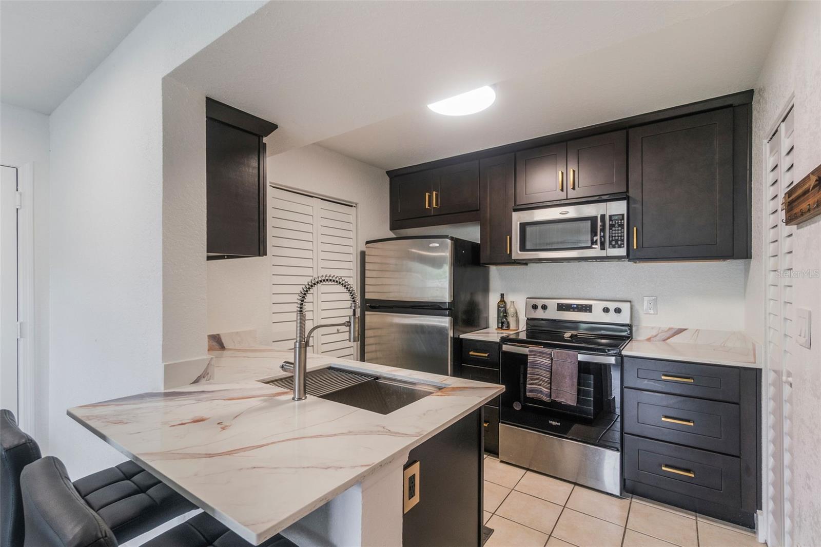 Image 17 of 49 For 11594 Westwood Boulevard 1616