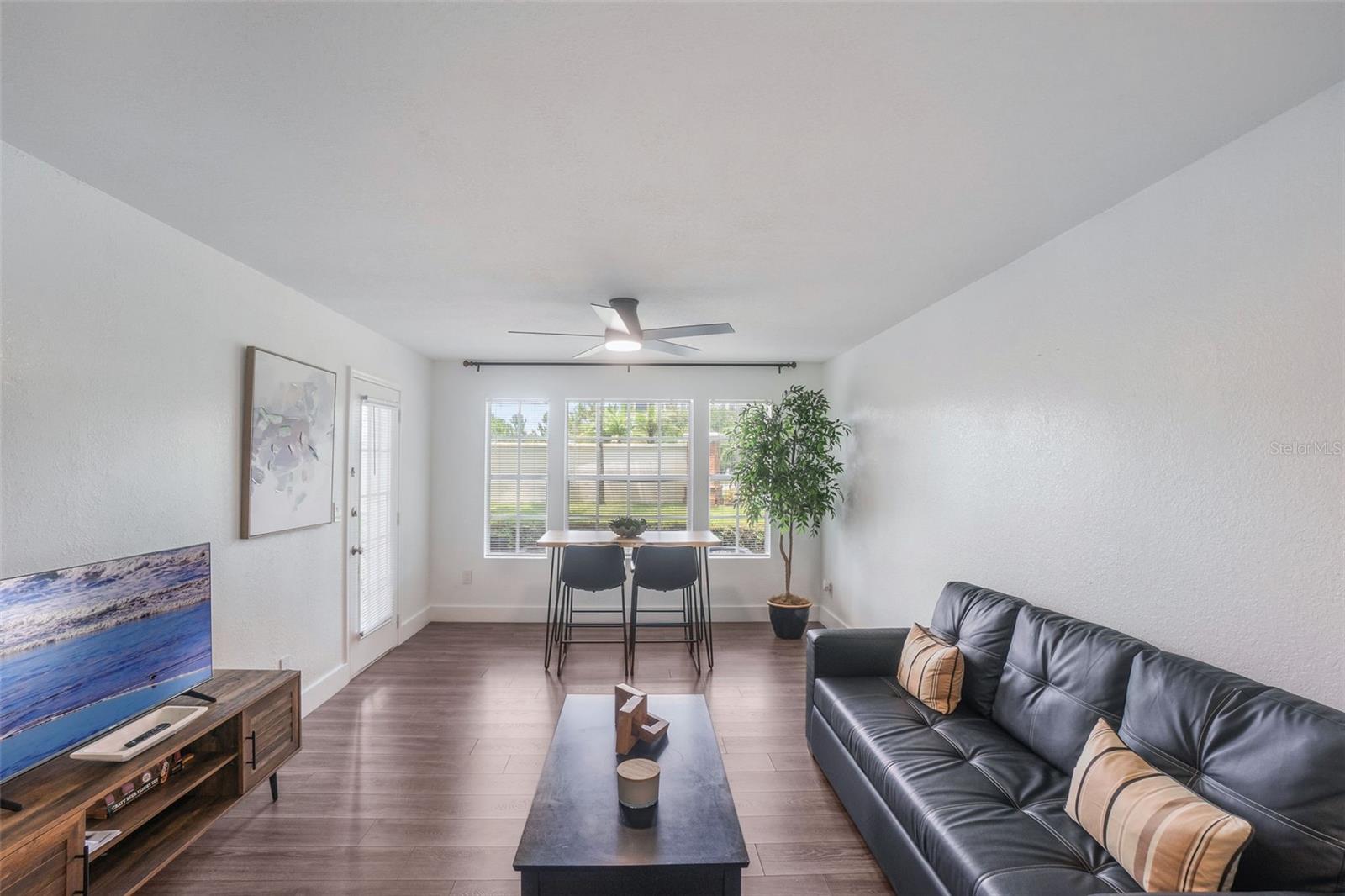 Image 20 of 49 For 11594 Westwood Boulevard 1616