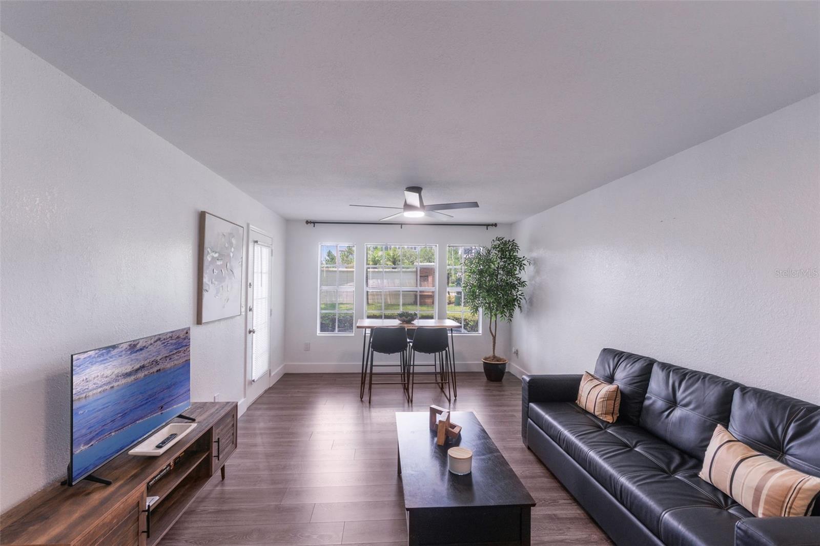 Image 22 of 49 For 11594 Westwood Boulevard 1616