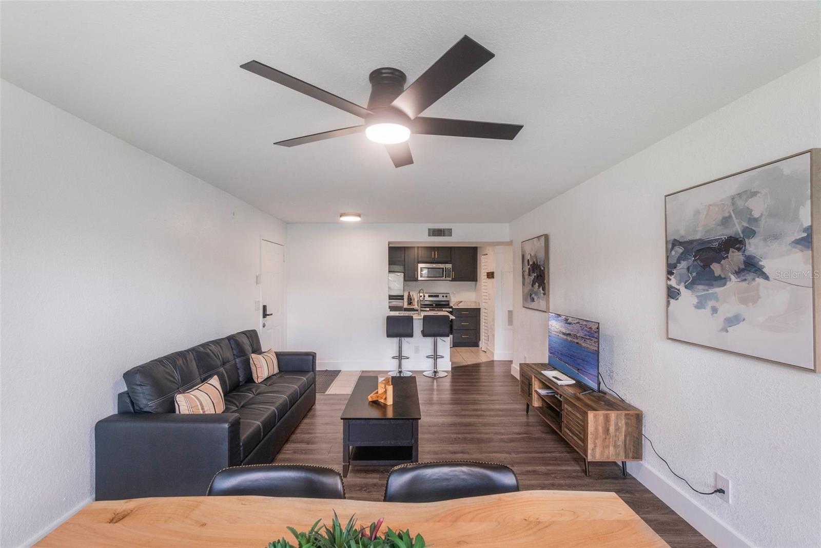 Image 24 of 49 For 11594 Westwood Boulevard 1616