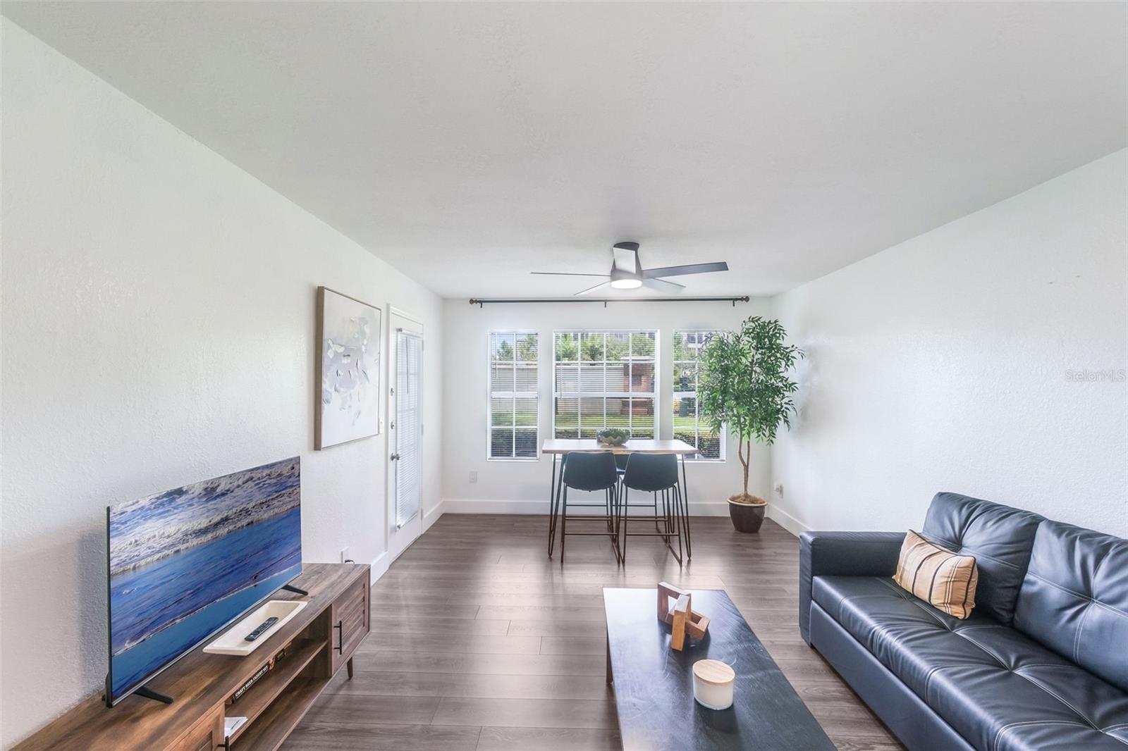Image 26 of 49 For 11594 Westwood Boulevard 1616