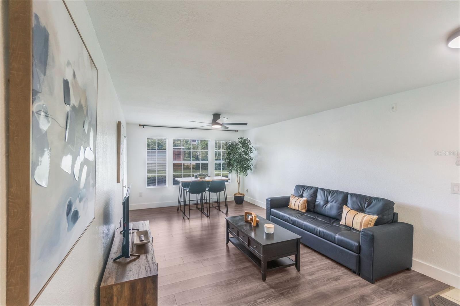 Image 27 of 49 For 11594 Westwood Boulevard 1616