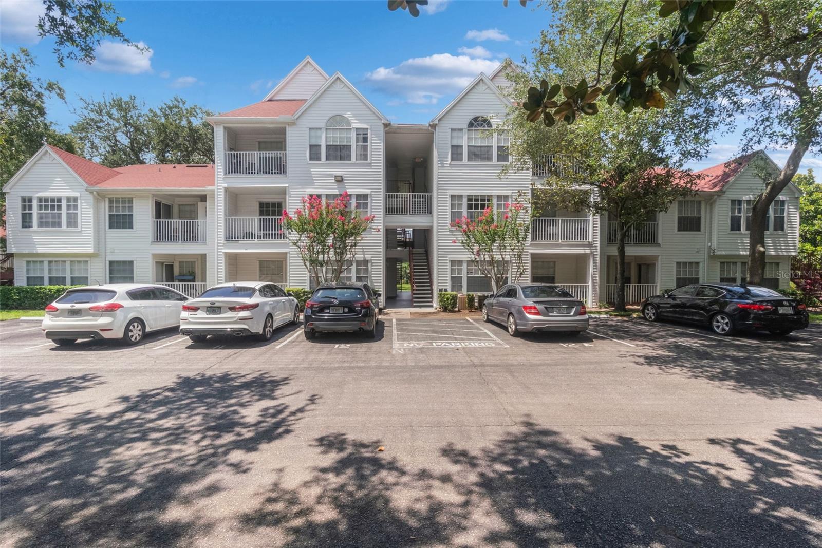 Image 33 of 49 For 11594 Westwood Boulevard 1616