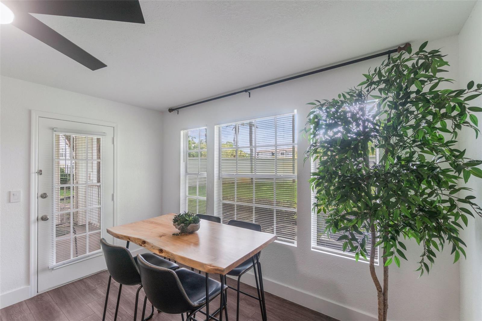 Image 7 of 49 For 11594 Westwood Boulevard 1616