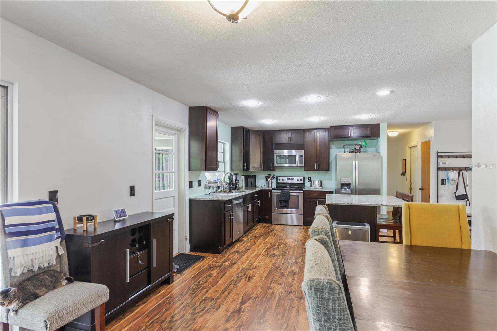Image 21 of 43 For 607 Green Briar Boulevard