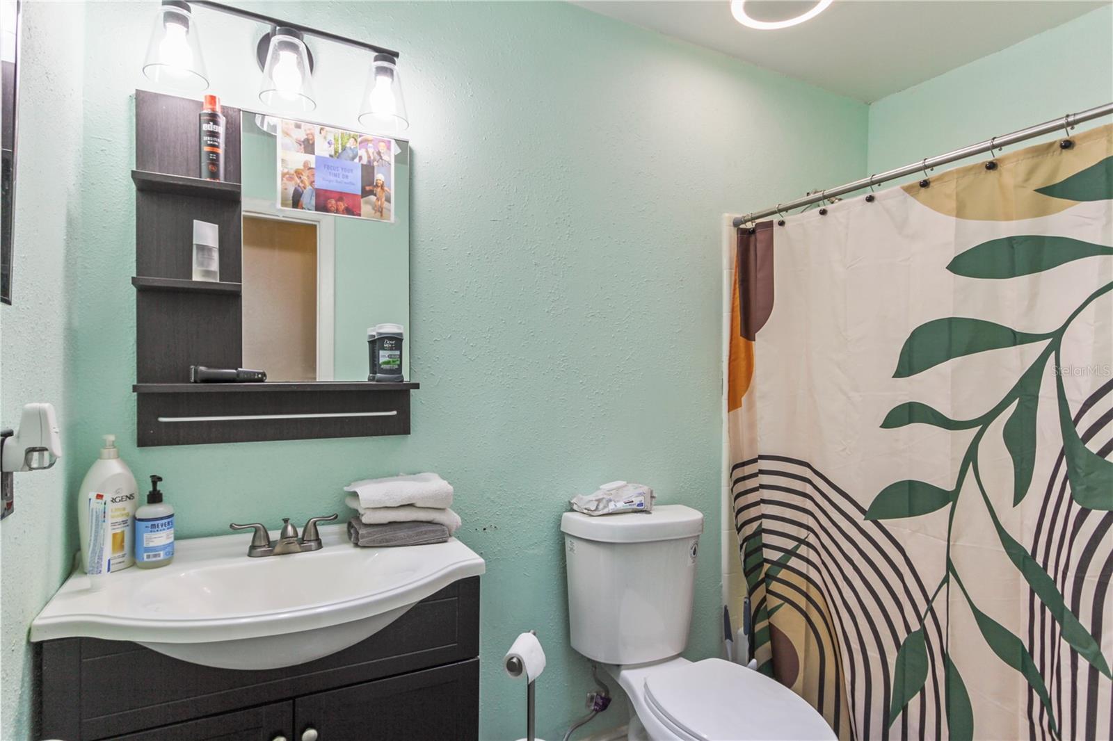 Image 34 of 43 For 607 Green Briar Boulevard