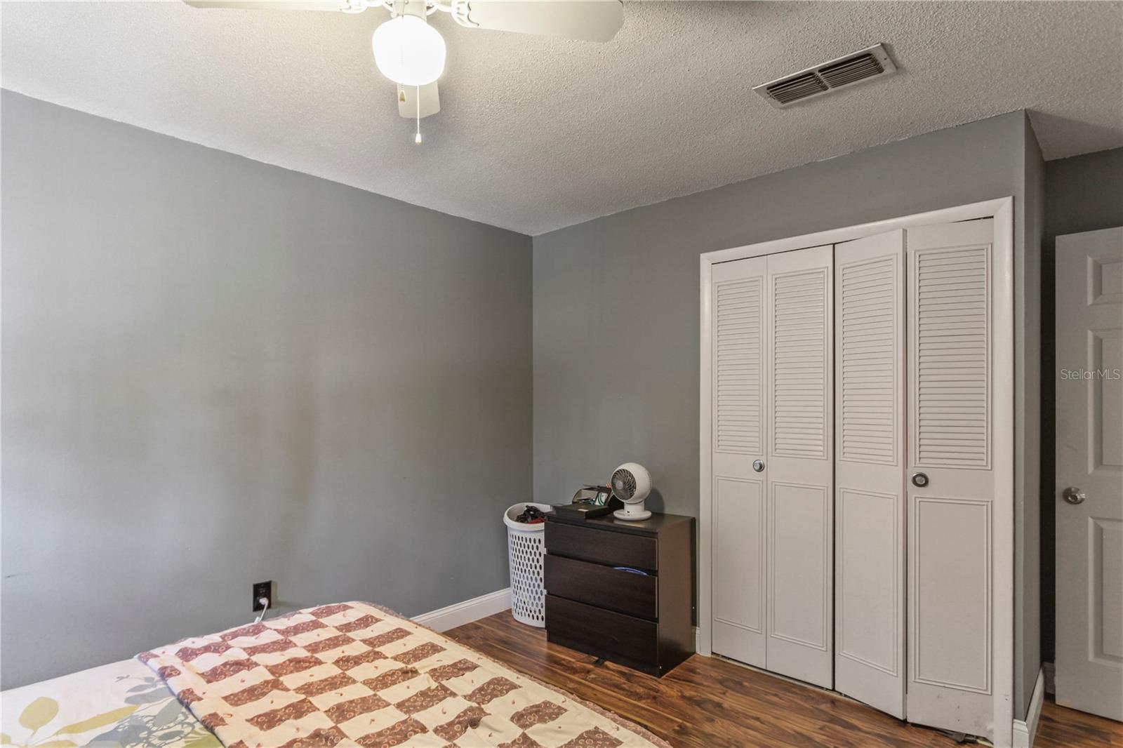 Image 37 of 43 For 607 Green Briar Boulevard